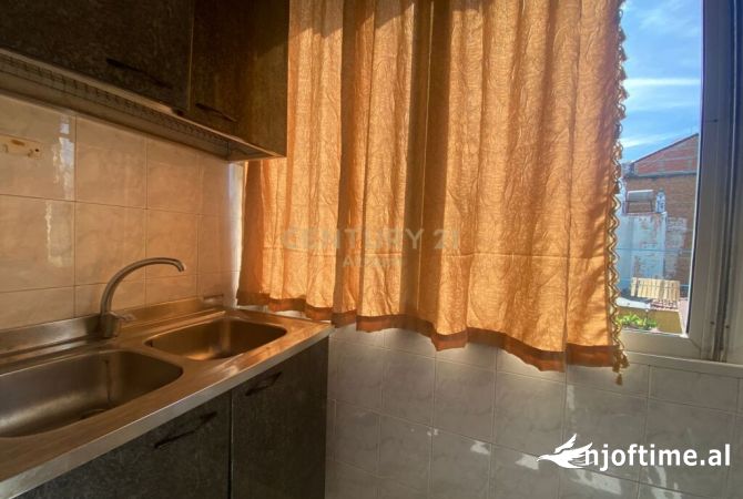 Shtepi ne shitje Apartament ne Tirane, 1+1, Mobilimi E mobiluar, Pagesa 113,000  Euro.