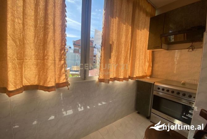 Shtepi me qera Apartament ne Tirane, 1+1, Mobilimi E mobiluar, Pagesa 400  Euro.