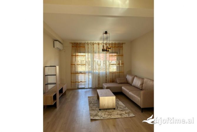 Shtepi me qera Apartament ne Tirane, 2+1, Mobilimi E mobiluar, Pagesa 400  Euro.