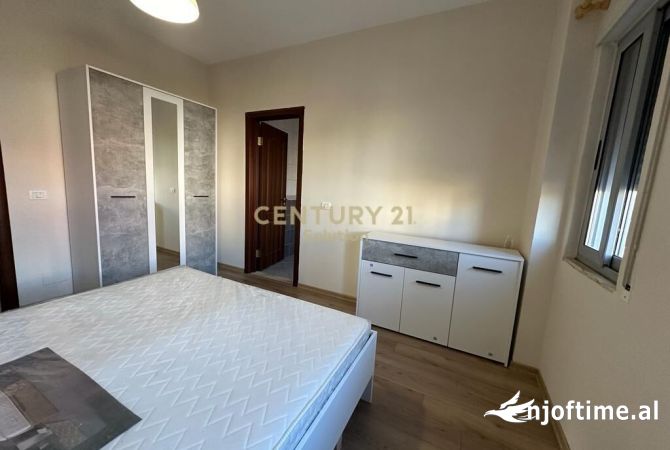 Shtepi me qera Apartament ne Tirane, 2+1, Mobilimi E mobiluar, Pagesa 400  Euro.