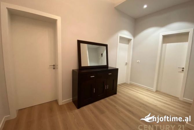 Shtepi me qera Apartament ne Tirane, 1+1, Mobilimi E mobiluar, Pagesa 500  Euro.