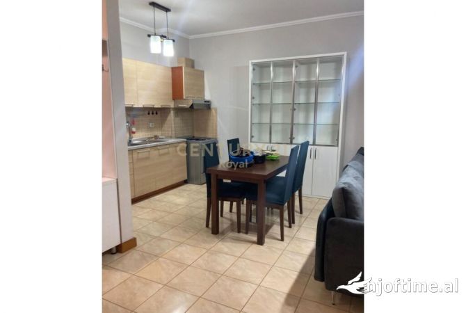 Shtepi me qera Apartament ne Tirane, 1+1, Mobilimi E mobiluar, Pagesa 550  Euro.