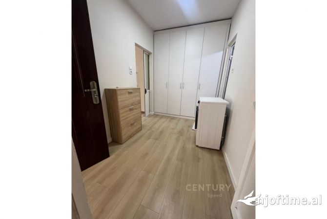 Shtepi ne shitje Apartament ne Tirane, 1+1, Mobilimi E mobiluar, Pagesa 90,000  Euro.