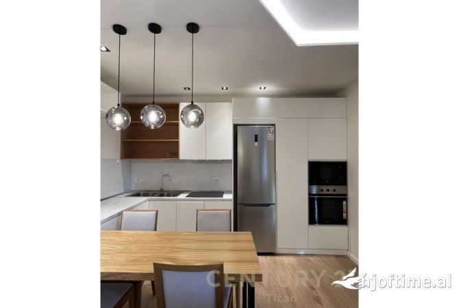 Shtepi me qera 2+1 ne Tirane - 1,500 Euro