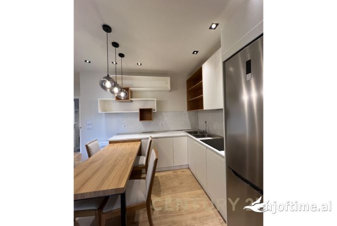 Shtepi me qera Apartament ne Tirane, 2+1, Mobilimi E mobiluar, Pagesa 1,500  Euro.