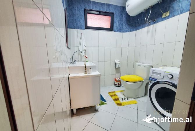 Shtepi ne shitje Shtepi Private ne Tirane, 7+1, Mobilimi E mobiluar, Pagesa 700,000  Euro.