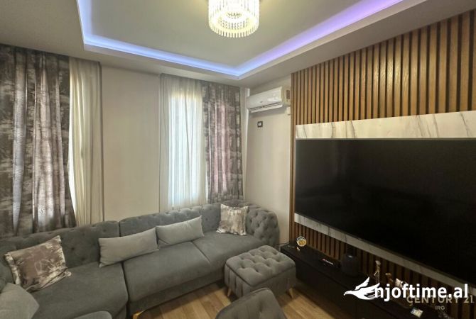 Shitet apartament 2+1 ne Fresk!