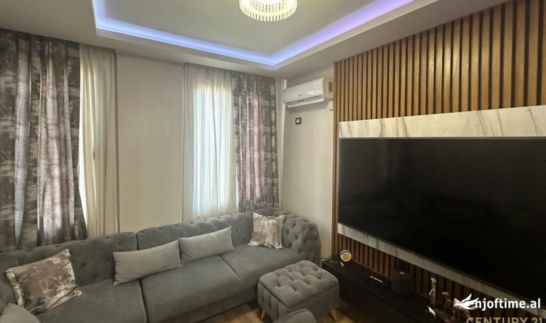 Shtepi ne shitje Apartament ne Tirane, 2+1, Mobilimi E mobiluar, Pagesa 135,000  Euro.