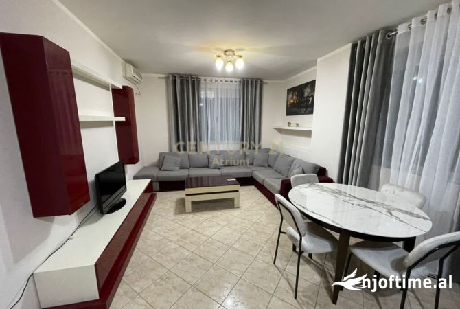 Shtepi me qera Apartament ne Tirane, 2+1, Mobilimi E mobiluar, Pagesa 700  Euro.