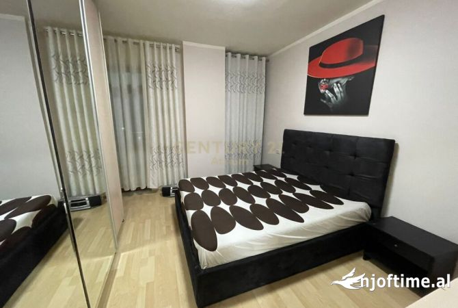 Shtepi me qera Apartament ne Tirane, 2+1, Mobilimi E mobiluar, Pagesa 700  Euro.