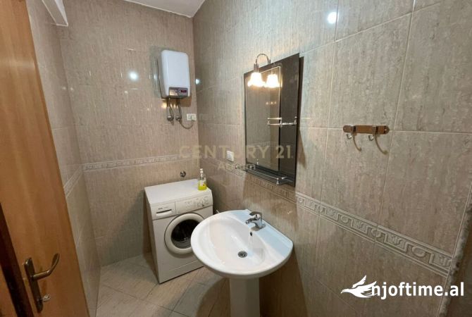 Shtepi me qera Apartament ne Tirane, 2+1, Mobilimi E mobiluar, Pagesa 700  Euro.