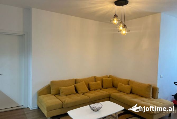 Shtepi me qera 2+1 ne Tirane - 580 Euro