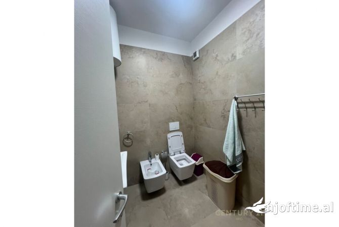 Shtepi me qera Apartament ne Tirane, 2+1, Mobilimi E mobiluar, Pagesa 580  Euro.