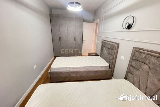 Shtepi me qera Apartament ne Tirane, 2+1, Mobilimi E mobiluar, Pagesa 900  Euro.
