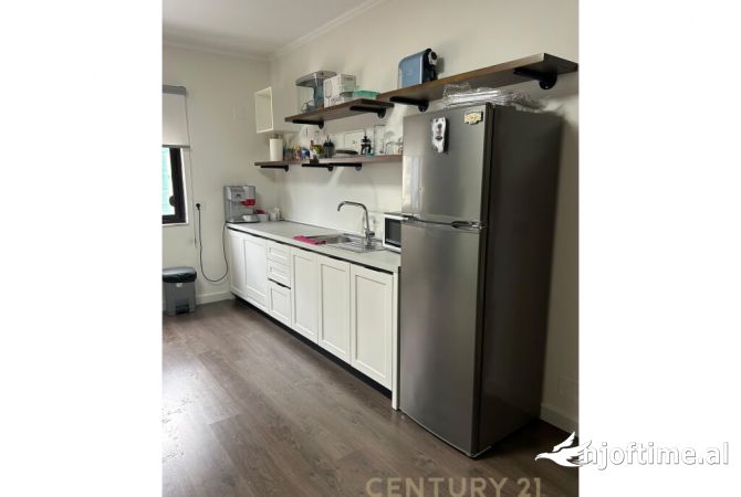 Zyra per qira ne Bllok.