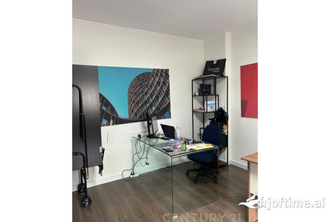 Zyra per qira ne Bllok.