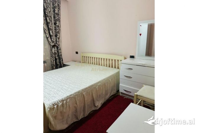 Shtepi me qera Apartament ne Tirane, 2+1, Mobilimi E mobiluar, Pagesa 650  Euro.