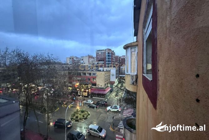 Shtepi me qera Apartament ne Tirane, 2+1, Mobilimi E mobiluar, Pagesa 650  Euro.