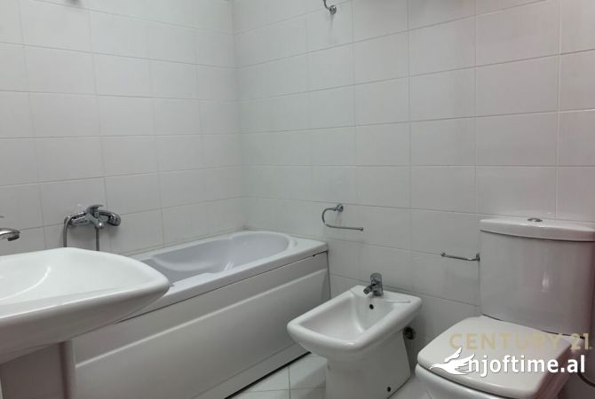 Shtepi me qera Apartament ne Tirane, 2+1, Mobilimi E mobiluar, Pagesa 600  Euro.