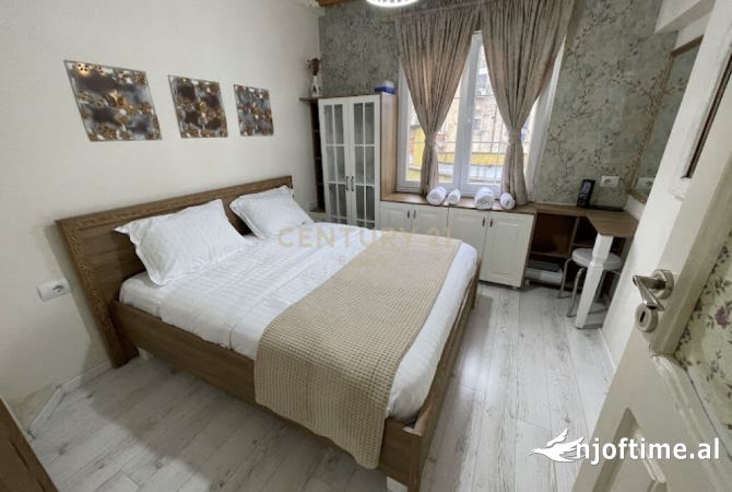 Shtepi ne shitje Apartament ne Tirane, 2+1, Mobilimi E mobiluar, Pagesa 179,000  Euro.
