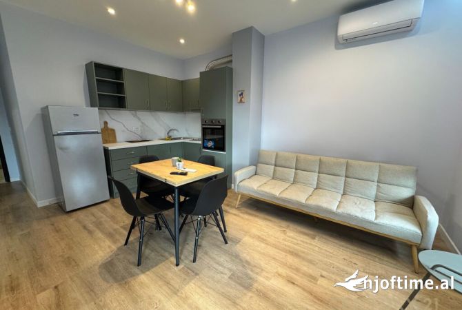 Shtepi me qera Apartament ne Tirane, 1+1, Mobilimi E mobiluar, Pagesa 650  Euro.