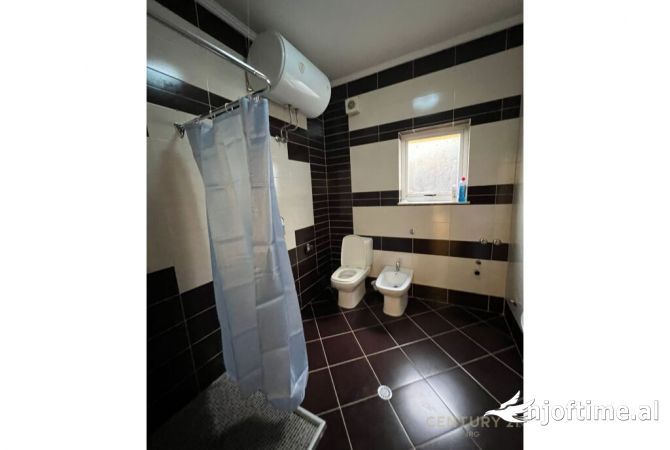 Shtepi me qera 2+1 ne Tirane - 550 Euro