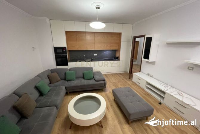 Shtepi me qera Apartament ne Tirane, 2+1, Mobilimi E mobiluar, Pagesa 800  Euro.