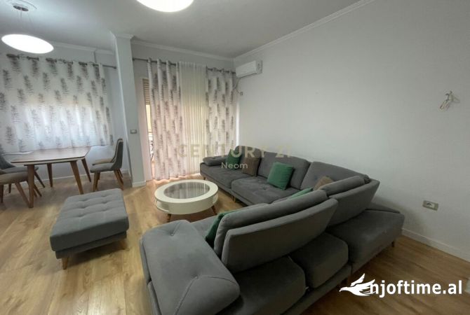 Shtepi me qera Apartament ne Tirane, 2+1, Mobilimi E mobiluar, Pagesa 800  Euro.
