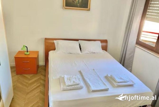 Shtepi me qera Apartament ne Tirane, 2+1, Mobilimi E mobiluar, Pagesa 850  Euro.