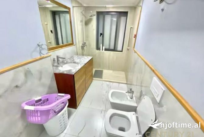 Shtepi me qera Apartament ne Tirane, 2+1, Mobilimi E mobiluar, Pagesa 850  Euro.