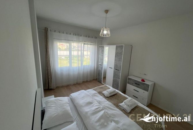 Shtepi me qera Apartament ne Tirane, 2+1, Mobilimi E mobiluar, Pagesa 1,300  Euro.