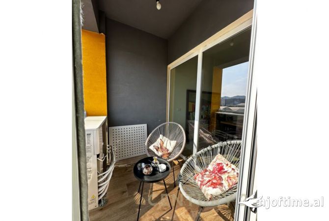 Shtepi me qera Apartament ne Tirane, 2+1, Mobilimi E mobiluar, Pagesa 1,300  Euro.