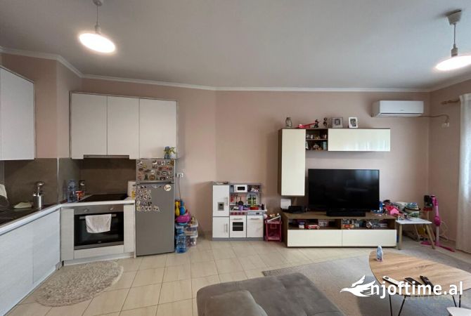Shtepi me qera 1+1 ne Tirane - 550 Euro