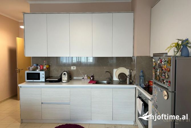 Shtepi me qera Apartament ne Tirane, 1+1, Mobilimi E mobiluar, Pagesa 550  Euro.