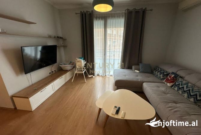 Shtepi me qera 2+1 ne Tirane - 800 Euro