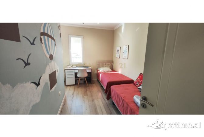 Shtepi ne shitje Apartament ne Tirane, 2+1, Mobilimi E mobiluar, Pagesa 207,000  Euro.
