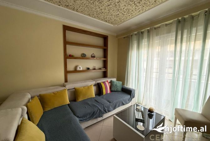 Shtepi me qera Apartament ne Tirane, 1+1, Mobilimi E mobiluar, Pagesa 600  Euro.