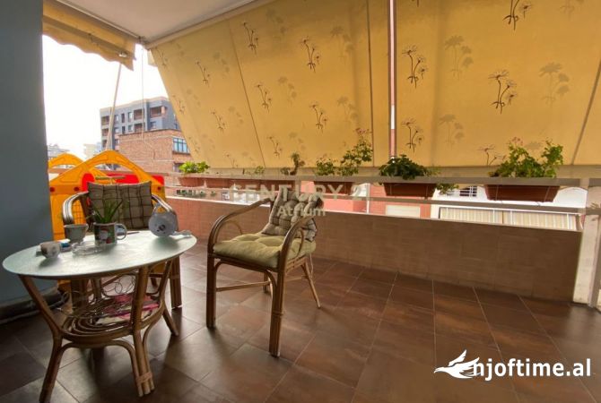 Shtepi me qera Apartament ne Tirane, 3+1, Mobilimi E mobiluar, Pagesa 850  Euro.