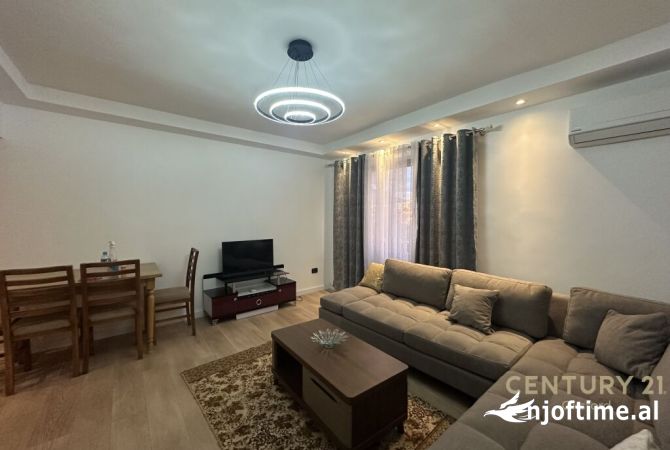 Shtepi me qera 2+1 ne Tirane - 750 Euro