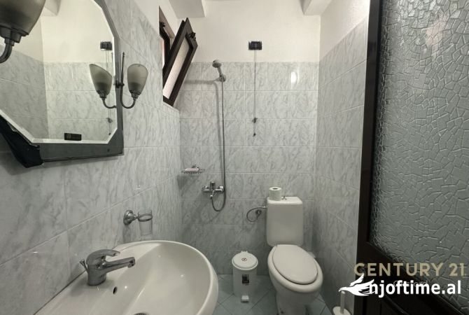 Shtepi me qera Apartament ne Tirane, 2+1, Mobilimi E mobiluar, Pagesa 750  Euro.