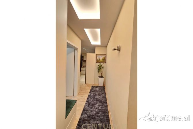 Shtepi ne shitje Apartament ne Tirane, 2+1, Mobilimi E mobiluar, Pagesa 245,000  Euro.