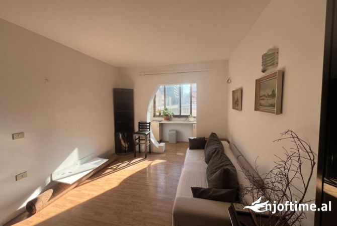 Shtepi me qera 1+1 ne Tirane - 450 Euro