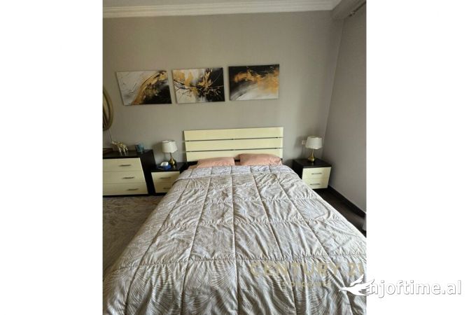 Shtepi ne shitje Apartament ne Tirane, 2+1, Mobilimi E mobiluar, Pagesa 282,000  Euro.