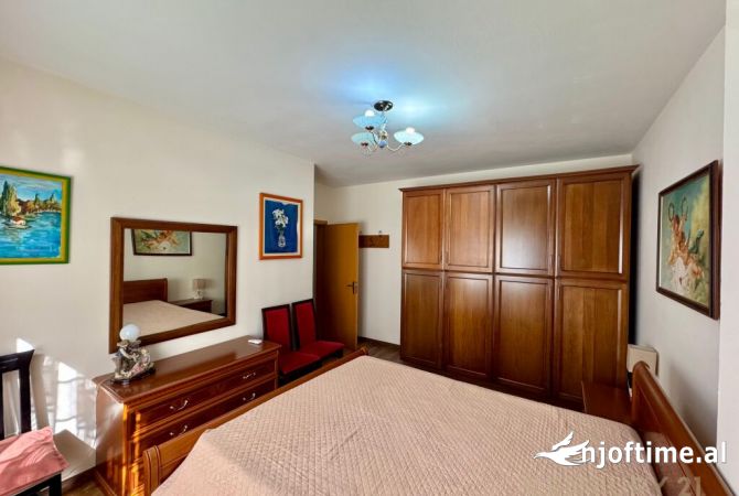 Shtepi me qera Apartament ne Tirane, 2+1, Mobilimi E mobiluar, Pagesa 500  Euro.