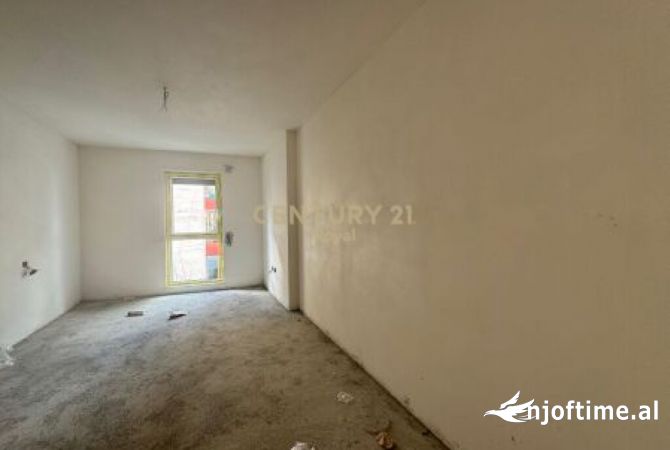 Shtepi ne shitje Apartament ne Tirane, 1+1, Mobilimi Bosh, pa mobiluar, Pagesa 135,000  Euro.