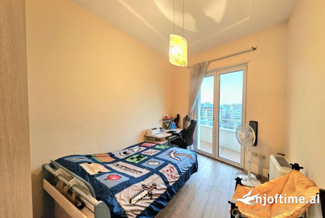Shtepi me qera Apartament ne Tirane, 3+1, Mobilimi E mobiluar, Pagesa 1,200  Euro.
