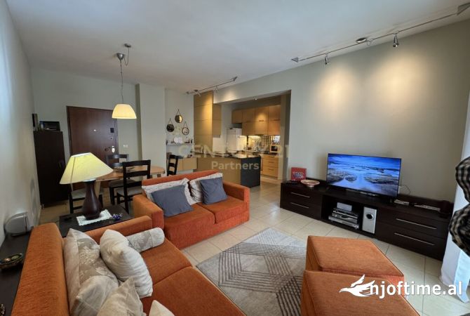 Shtepi me qera 2+1 ne Tirane - 650 Euro