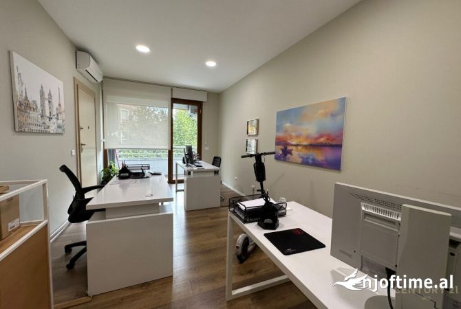 Ambient biznesi me qera 3+1 ne Tirane - 3,000 Euro