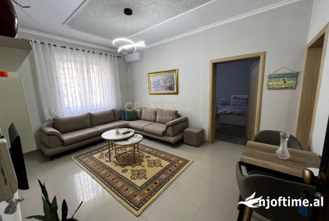 Shtepi me qera Apartament ne Tirane, 1+1, Mobilimi E mobiluar, Pagesa 500  Euro.