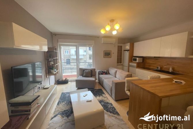 Shtepi me qera 2+1 ne Tirane - 750 Euro